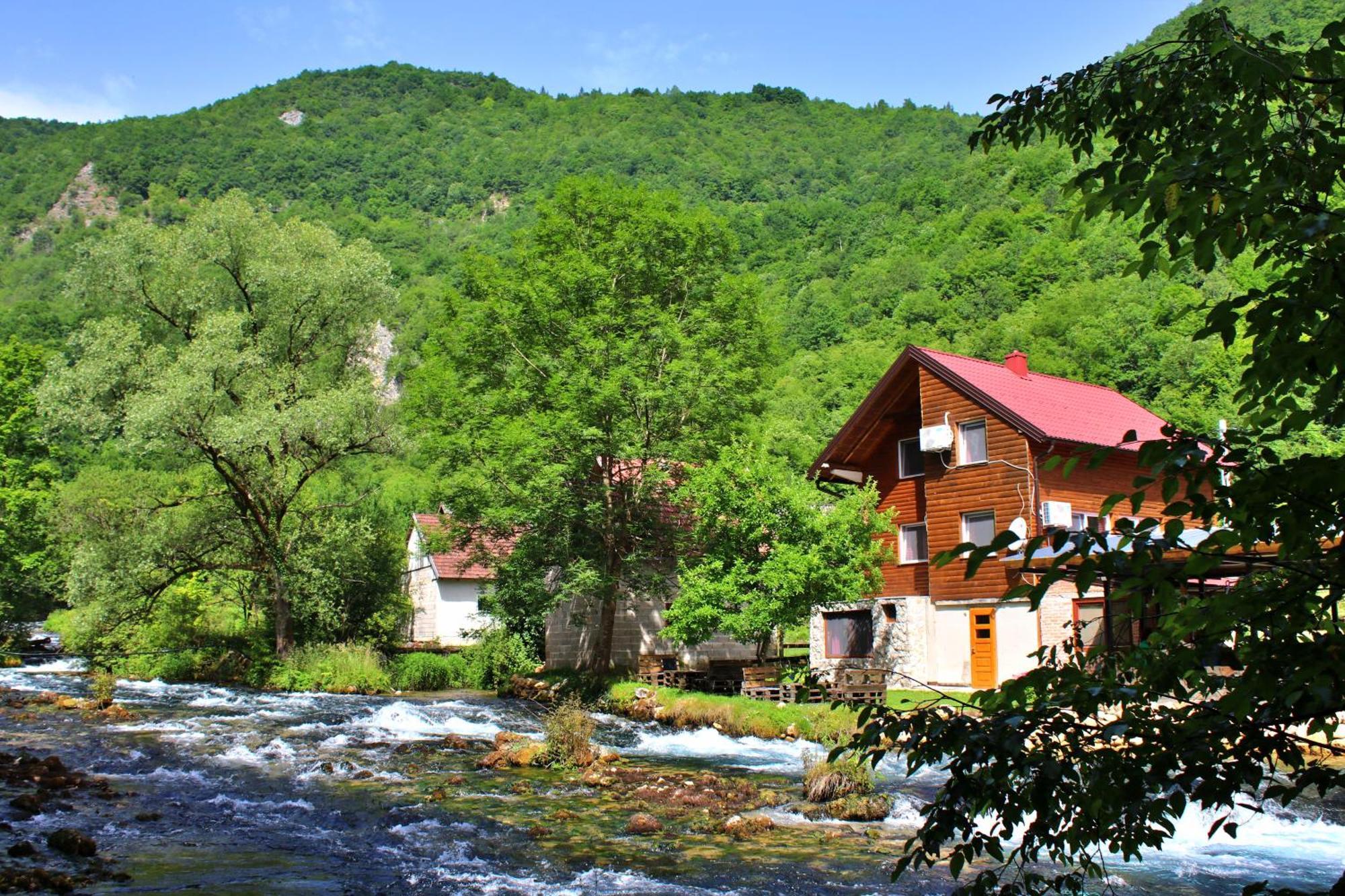 Domacinstvo Na Kraju Svijeta Sipovo Exterior foto