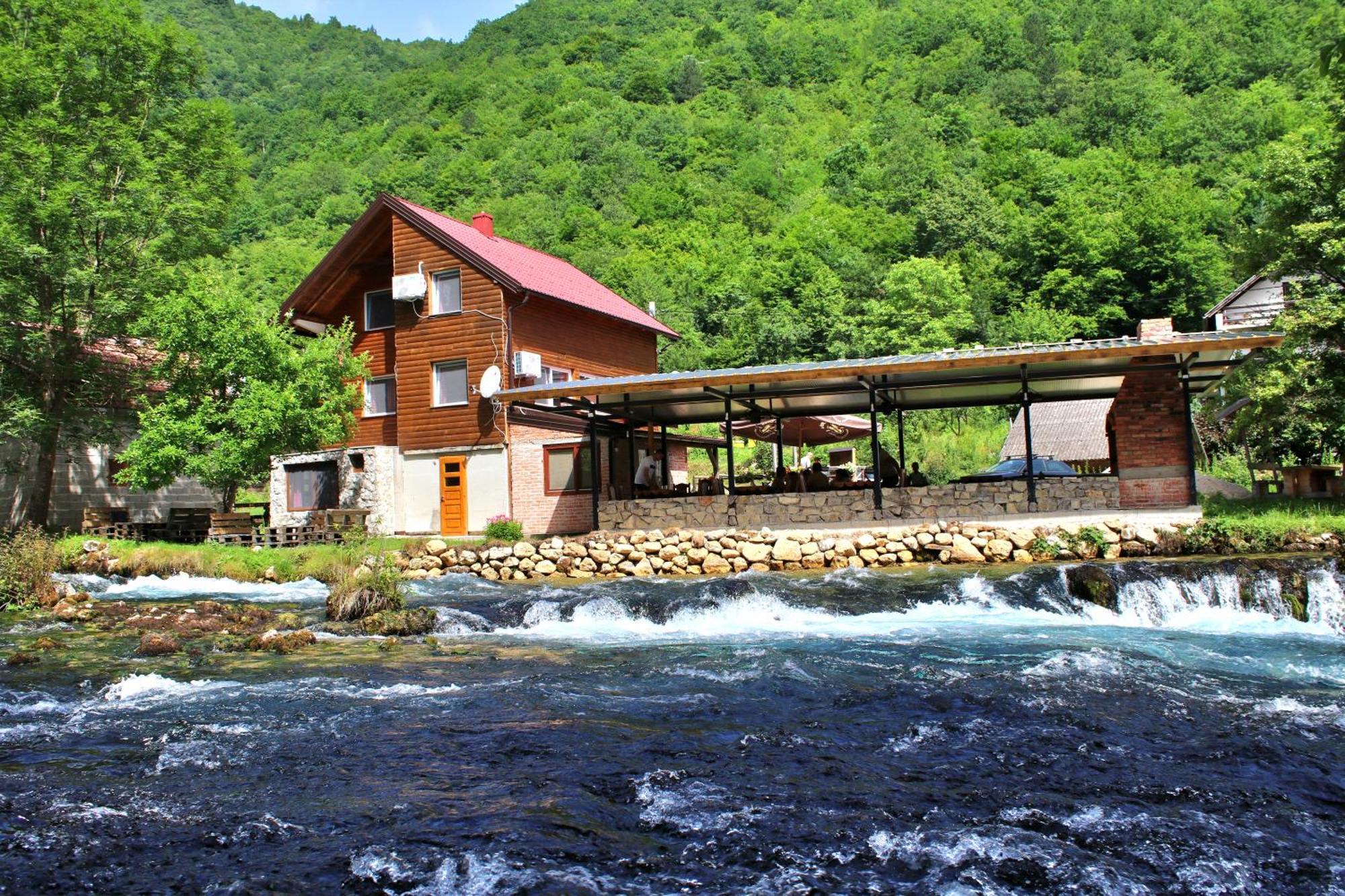 Domacinstvo Na Kraju Svijeta Sipovo Exterior foto