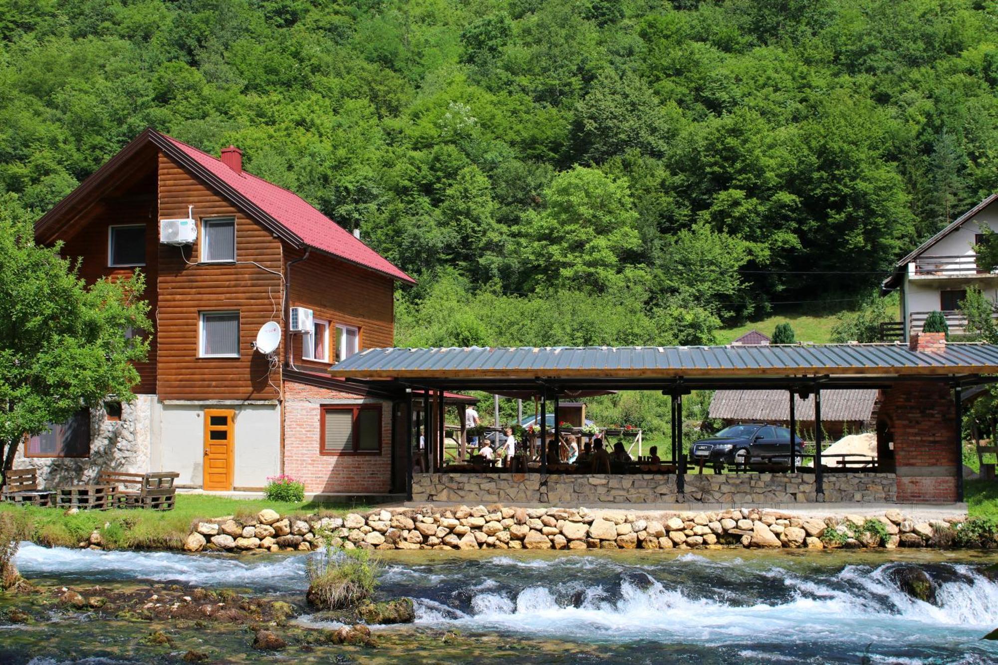 Domacinstvo Na Kraju Svijeta Sipovo Exterior foto