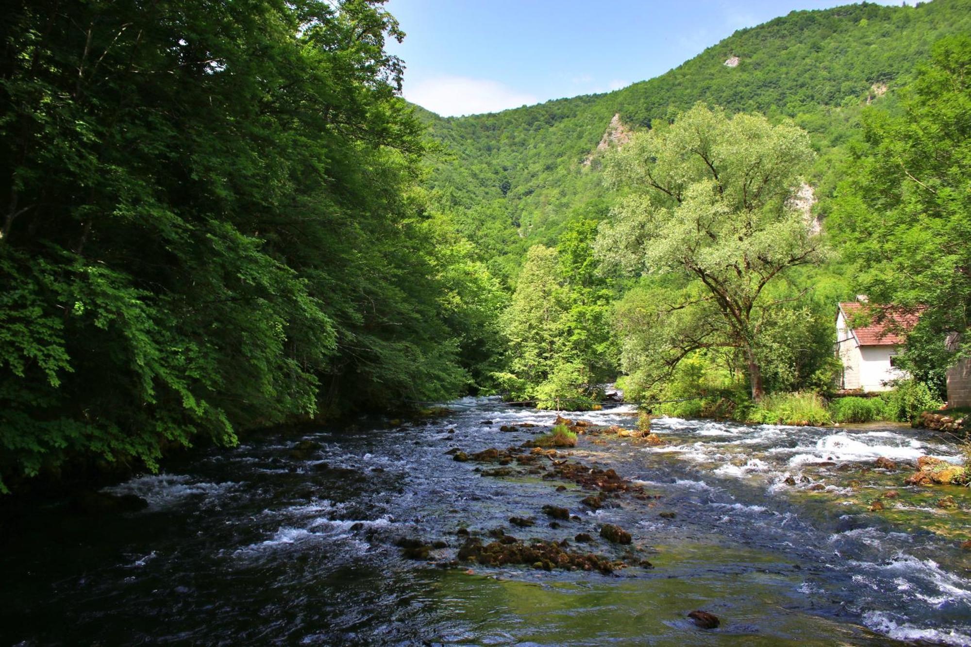 Domacinstvo Na Kraju Svijeta Sipovo Exterior foto