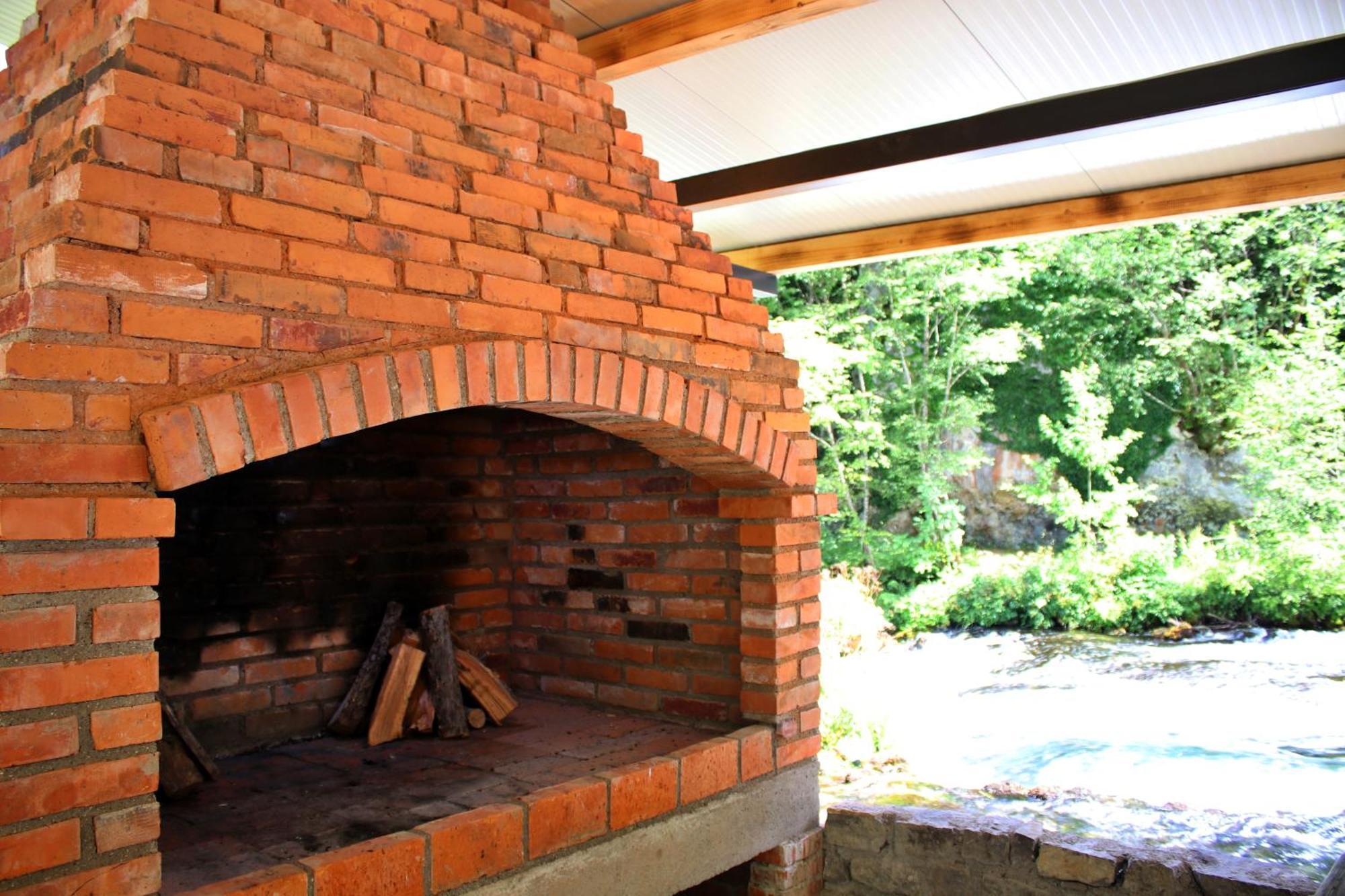 Domacinstvo Na Kraju Svijeta Sipovo Exterior foto