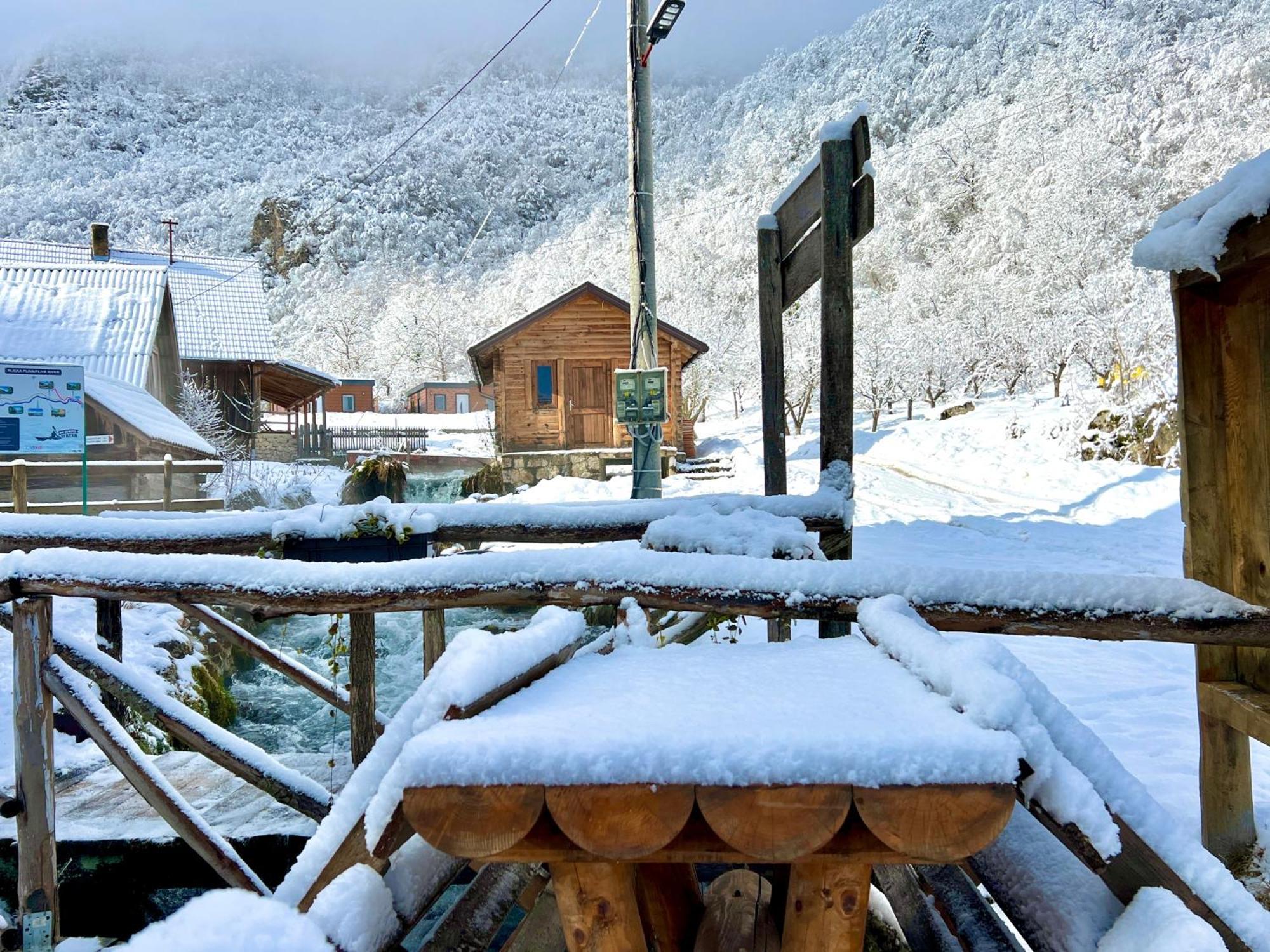 Domacinstvo Na Kraju Svijeta Sipovo Exterior foto
